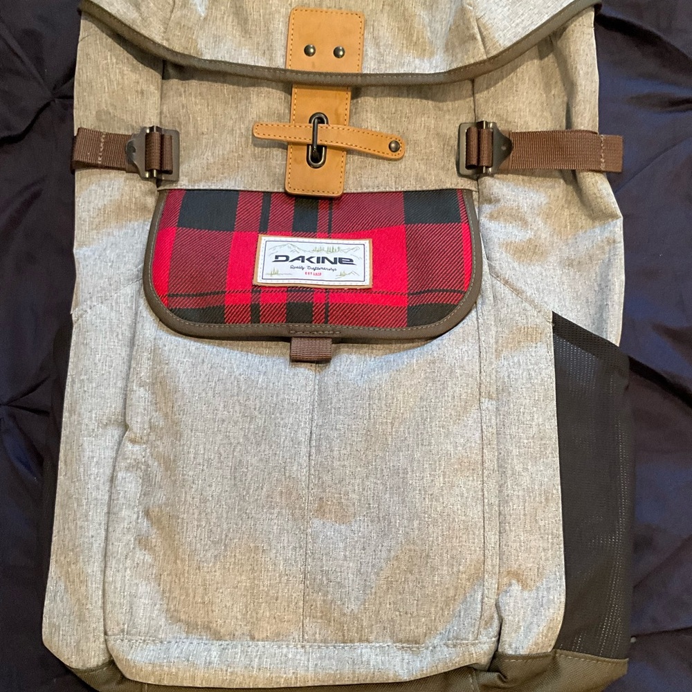 Dakine Caravan 27L